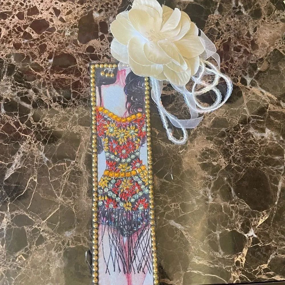 DIAMOND Painted Bookmark with Flower Appliqué. - Picture 7 of 16